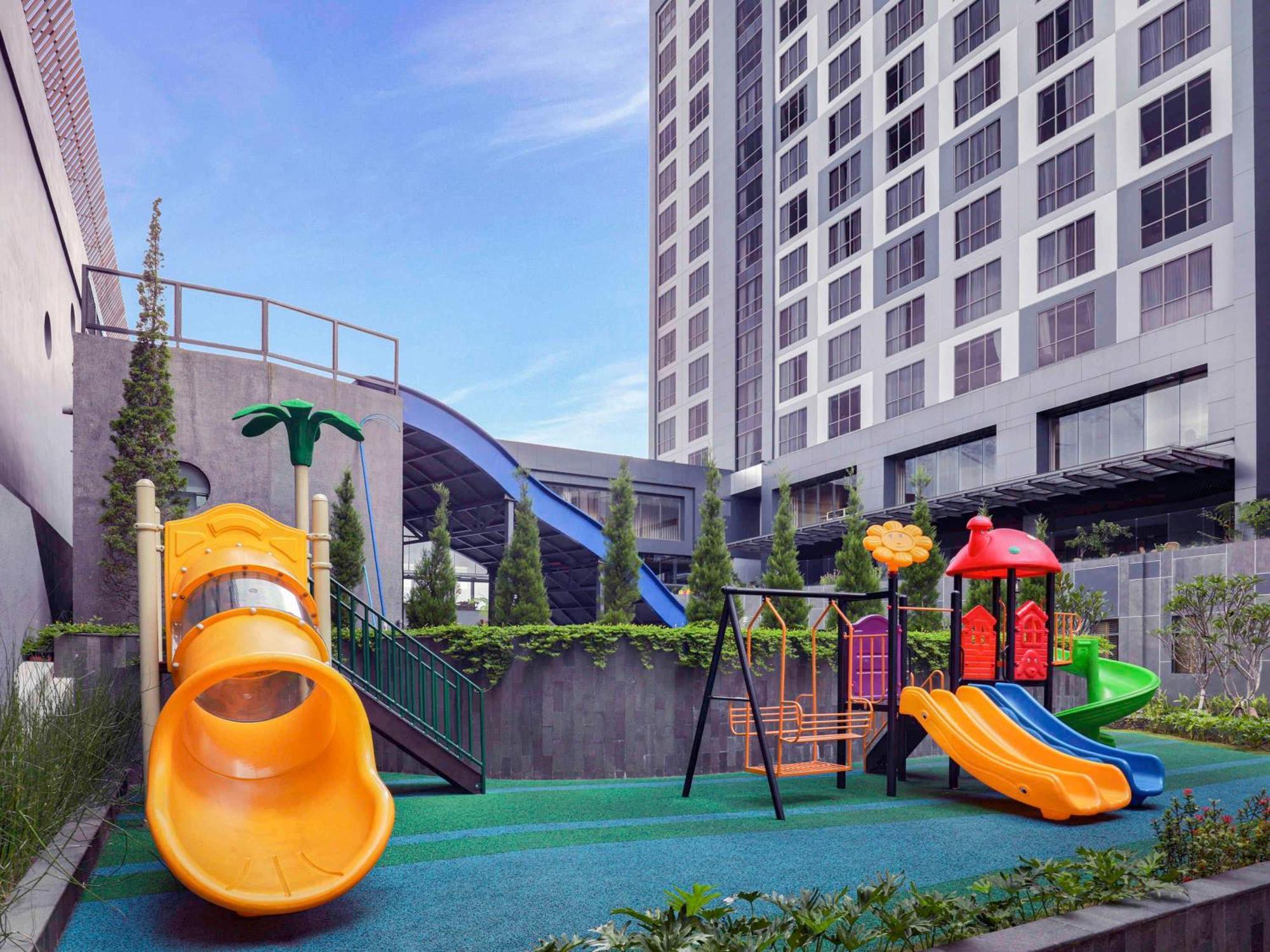 Grand Mercure Malang Exterior photo